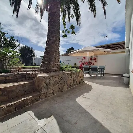 Апартаменты Casa Sandra, Private Saltwater Pool And Garden