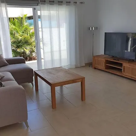 Casa Sandra, Private Saltwater Pool And Garden Lägenhet
